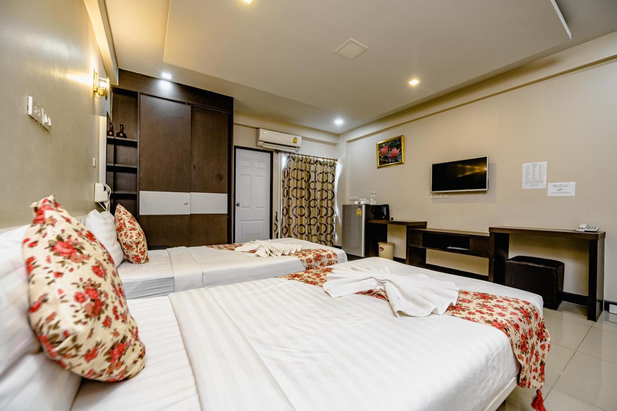 Gold Airport Suites Bangkok Esterno foto