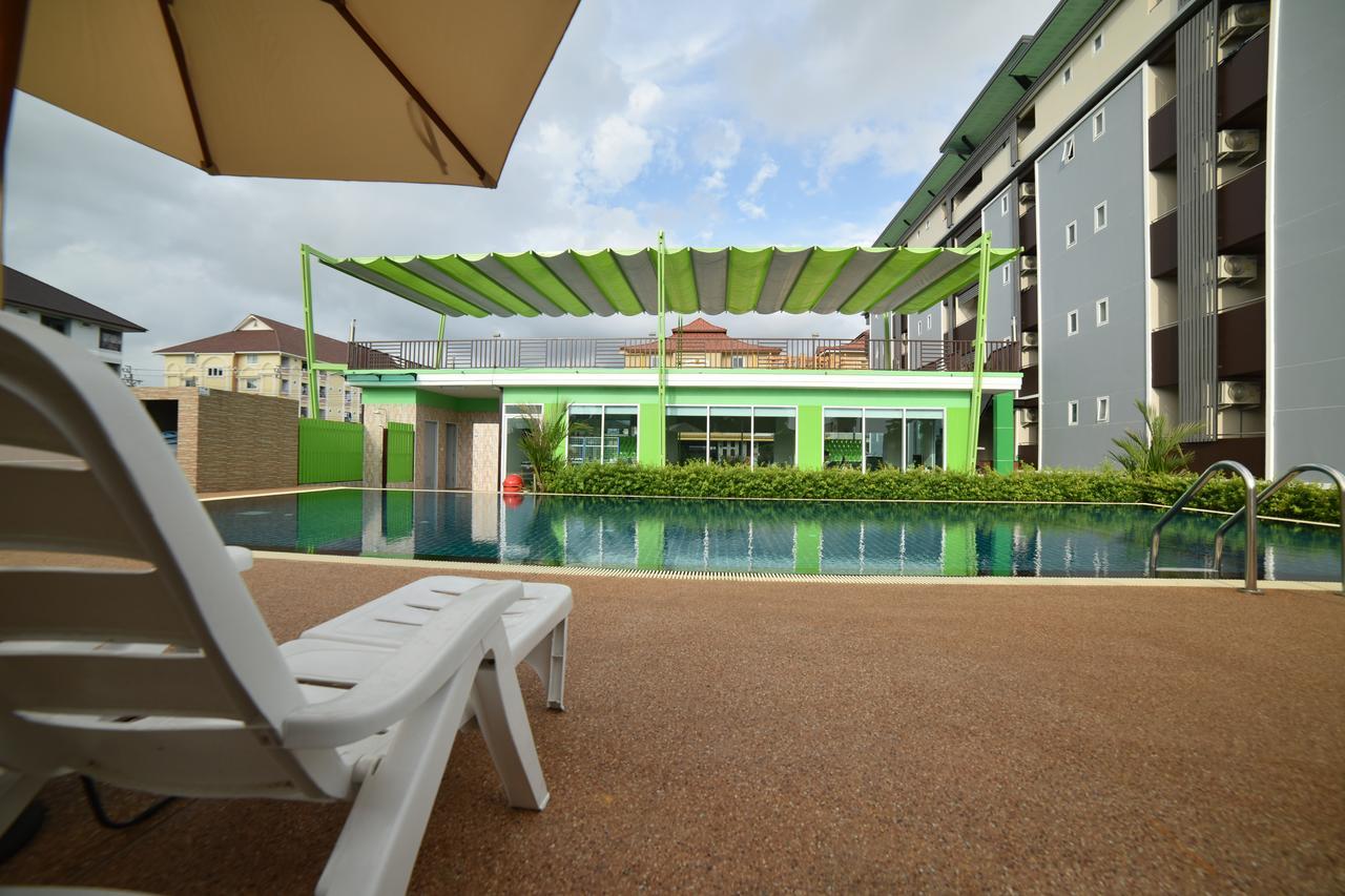 Gold Airport Suites Bangkok Esterno foto