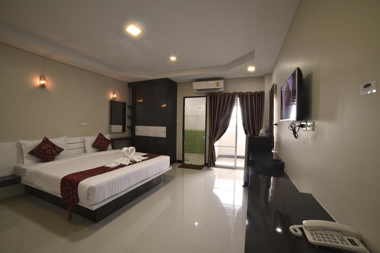 Gold Airport Suites Bangkok Esterno foto