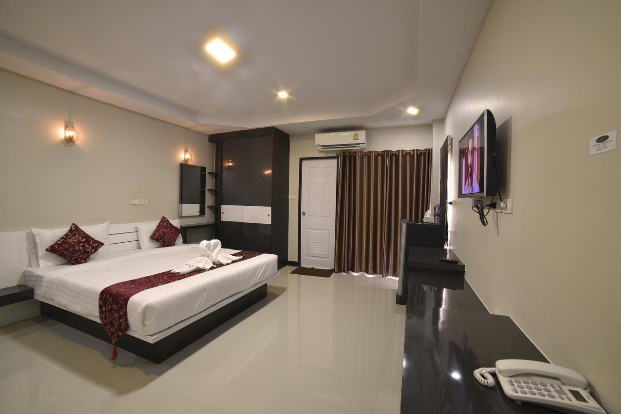 Gold Airport Suites Bangkok Esterno foto