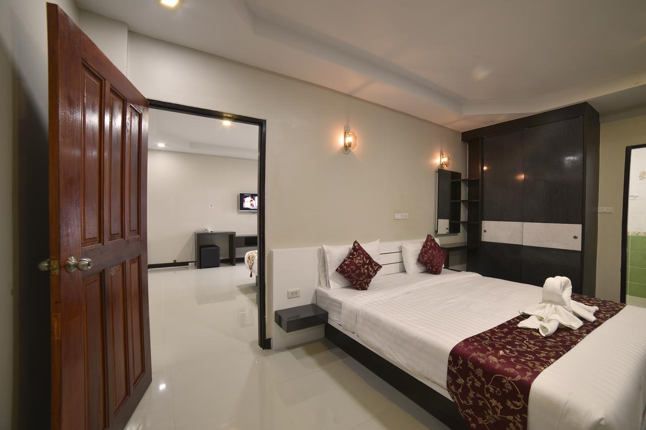 Gold Airport Suites Bangkok Esterno foto