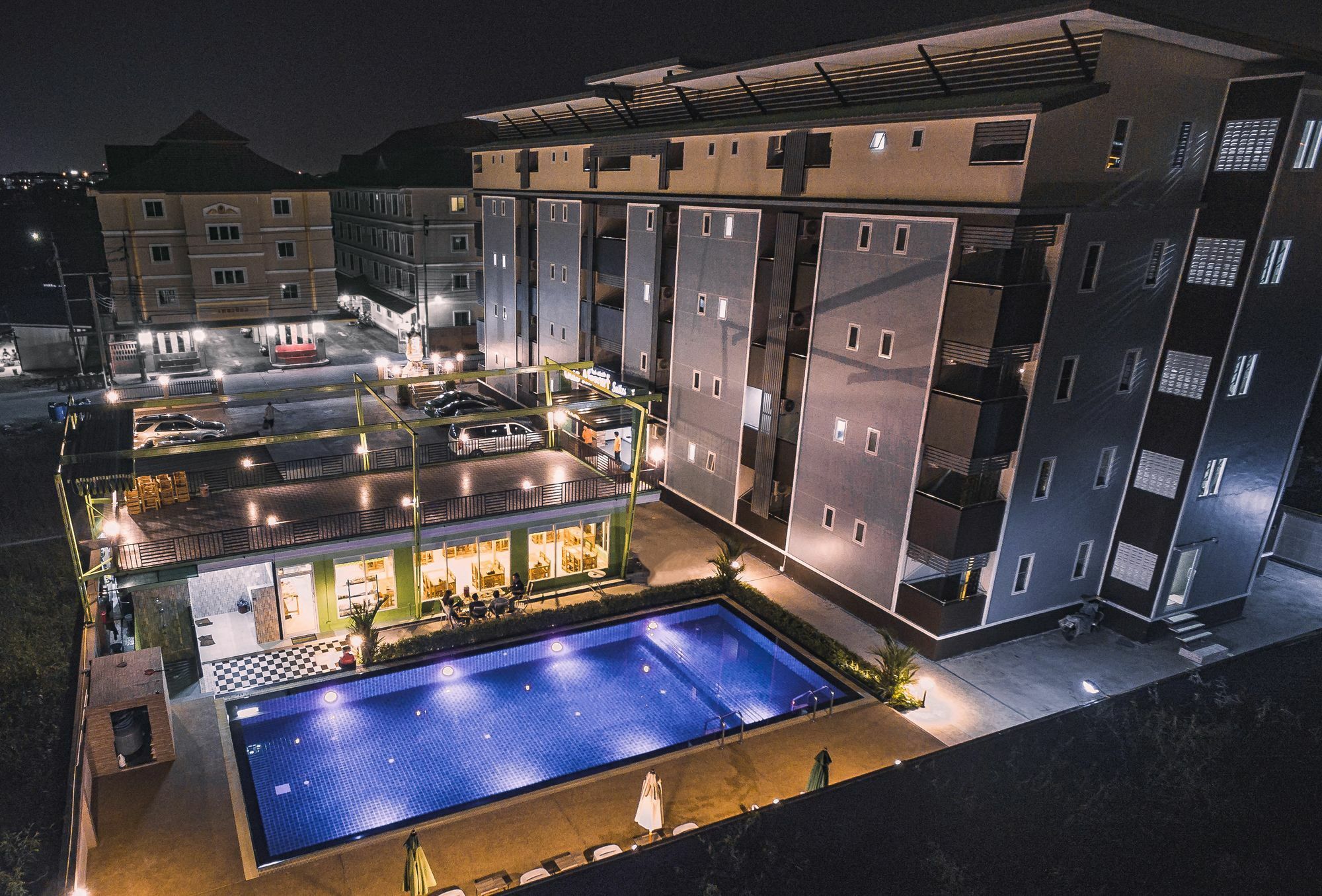 Gold Airport Suites Bangkok Esterno foto