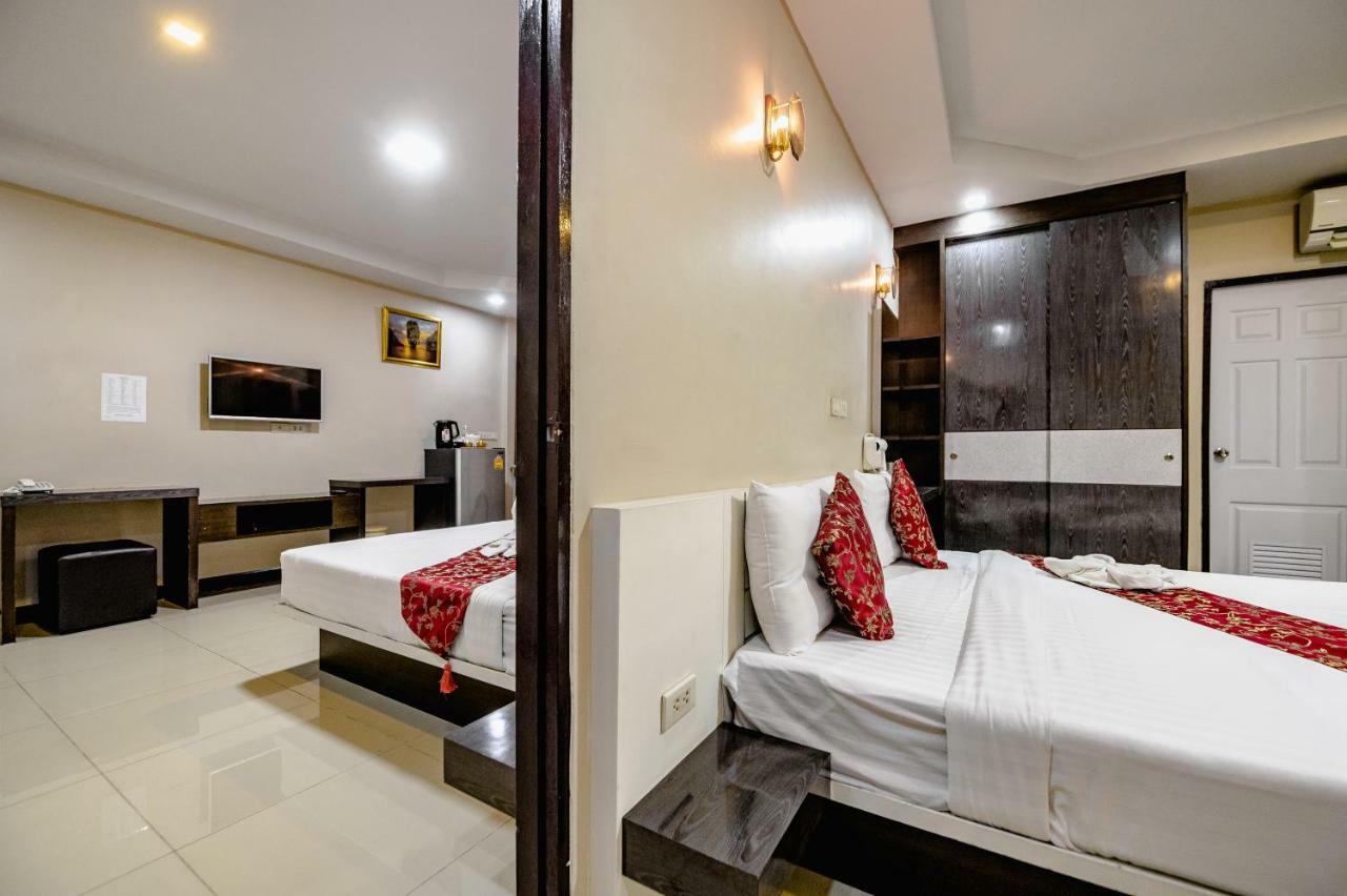 Gold Airport Suites Bangkok Esterno foto