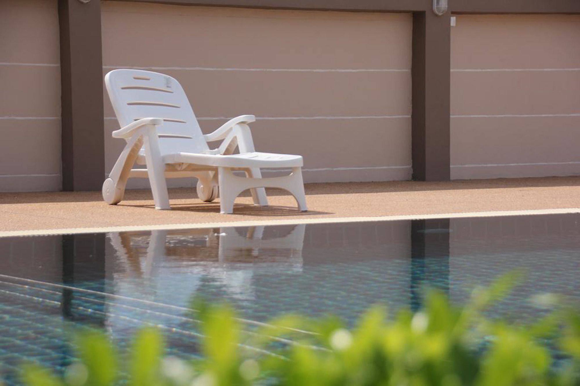 Gold Airport Suites Bangkok Esterno foto